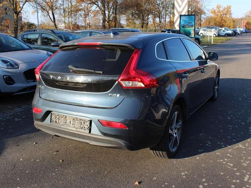 Gebraucht Volvo V40 Inscription 122 PS (89 kW) 2018 Denim blue Kombi