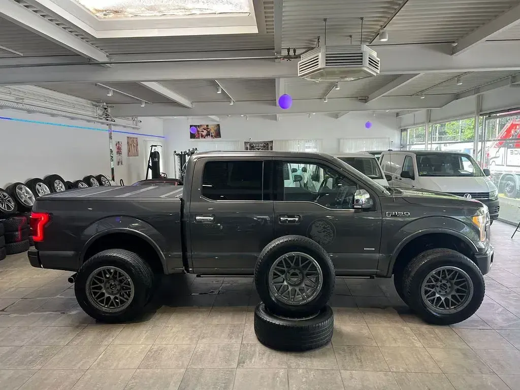 Gebraucht Ford F-150 Platinum 370 PS (272 kW) 2015 Grau Pickup