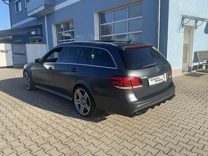 Gebraucht Mercedes E63 AMG AMG 557 PS (409 kW) 2013 Grau Limousine