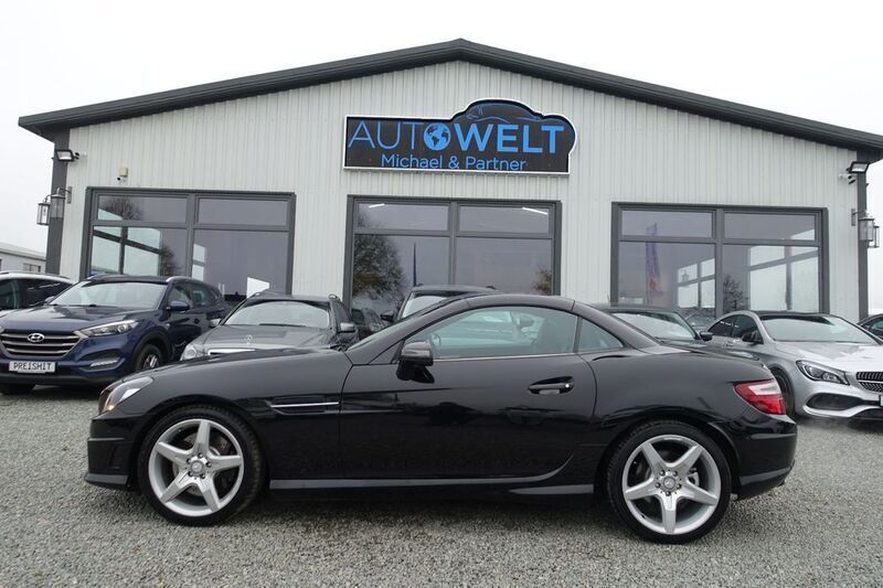 Obsidianschwarz metalliclack Gebraucht 2011 Mercedes SLK250 AMG Cabrio | 19.990 € (Guter Preis) - Bild 1/4