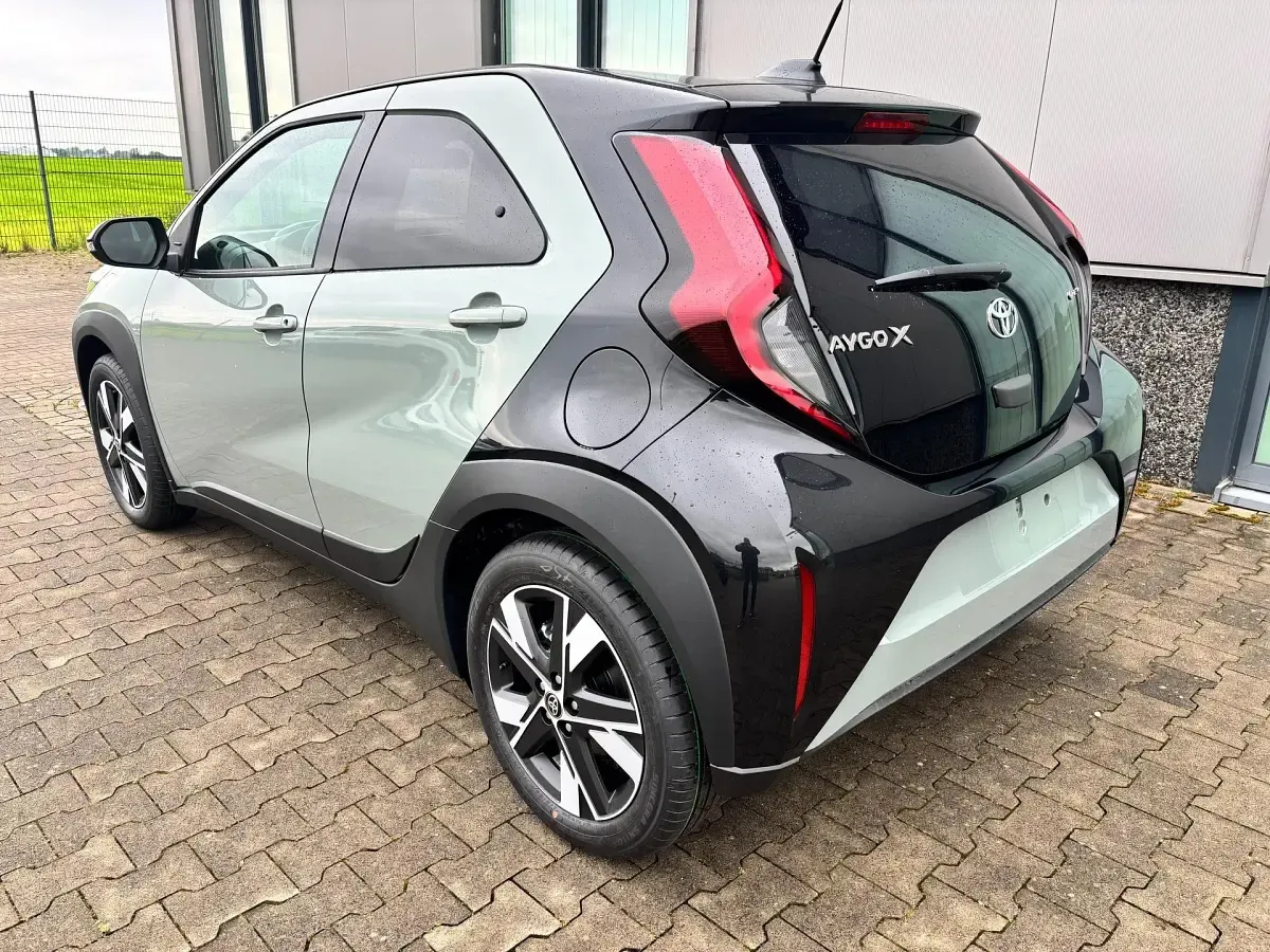 Neu Toyota Aygo X Pulse 116 PS (85 kW) 2026 Wählbar SUV