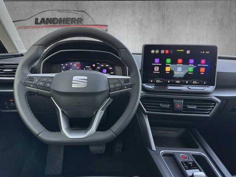 Neu Seat Leon Style 116 PS (85 kW) 2025 Blau Limousine