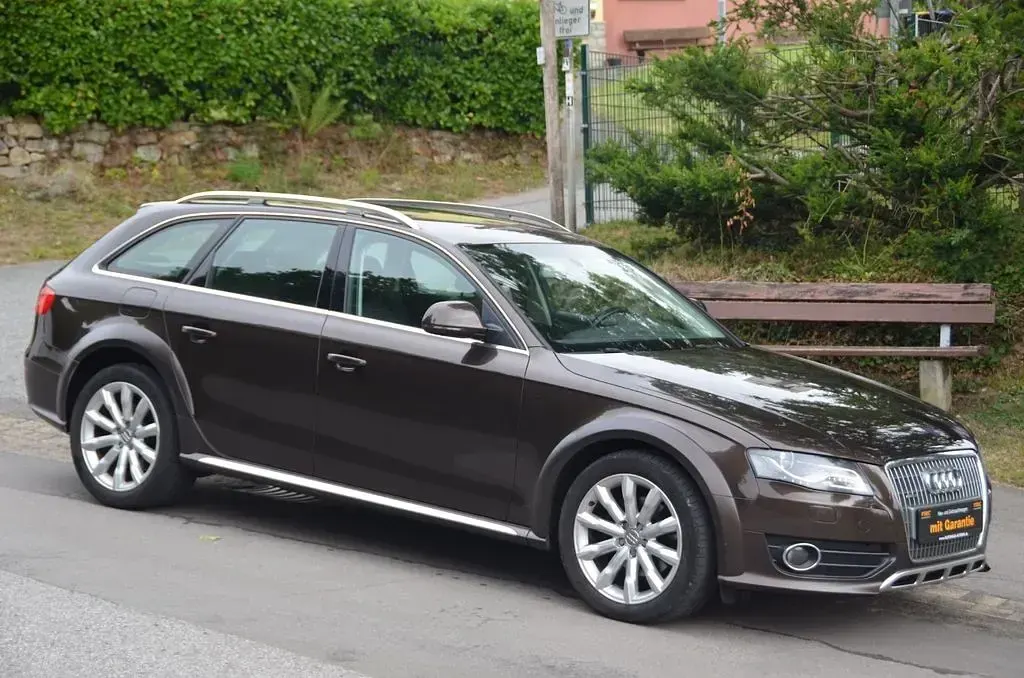 Gebraucht Audi A4 Allroad Sport 170 PS (125 kW) 2011 Teakbraun (metallic) Kombi