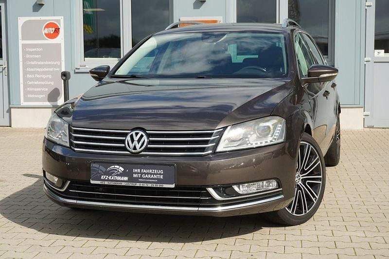 Braun Gebraucht 2013 VW Passat Exclusive Kombi | 14.480 € (Etwas zu teuer) - Bild 1/4