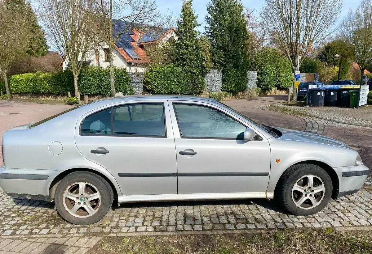Gebraucht Skoda Octavia 116 PS (85 kW) 2000 Silber Limousine