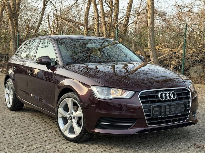 Gebraucht Audi A3 Attraction 110 PS (80 kW) 2015 Other Limousine