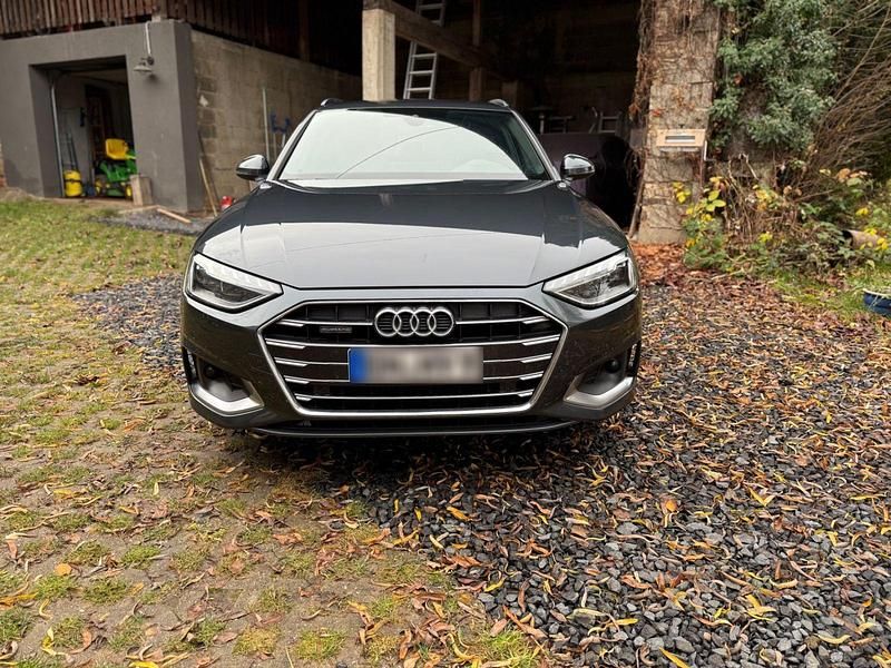 Gebraucht Audi A4 S-Line 204 PS (150 kW) 2022 Grau Kombi