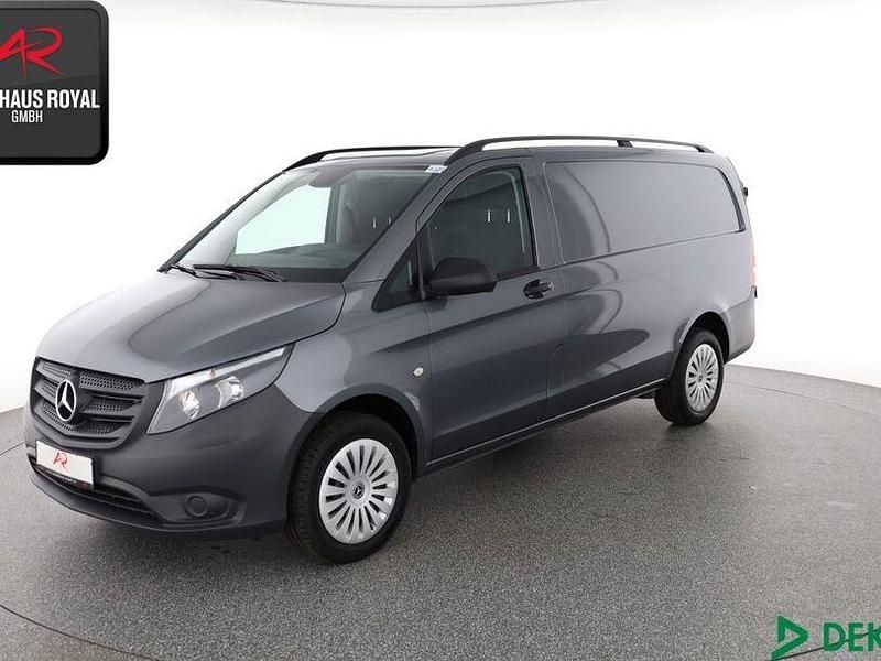 Selenitgrau Gebraucht 2021 Mercedes Vito Van / Kleinbus | 32.680 € (Guter Preis) - Bild 1/4