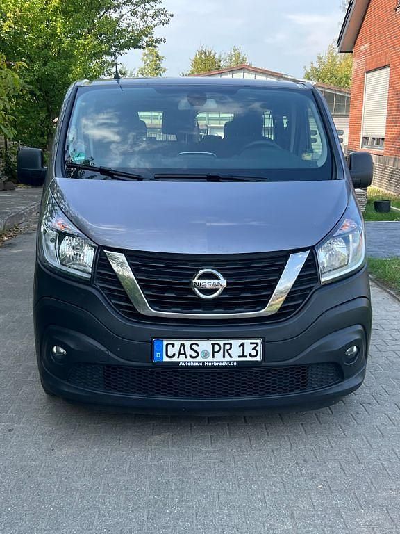 Grau Gebraucht 2020 Nissan NV300 Premium Edition Van | 19.490 € (Superpreis) - Bild 1/4