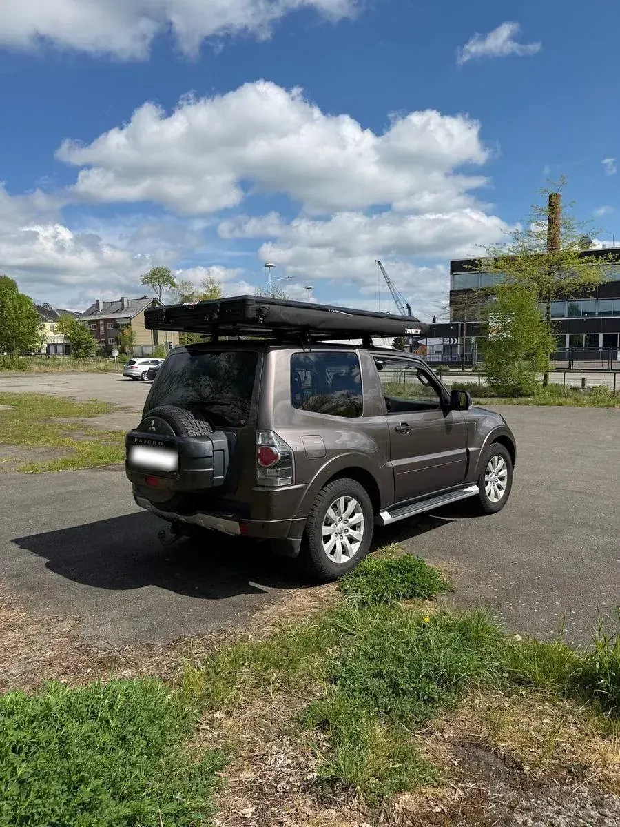 Gebraucht Mitsubishi Pajero Intense 200 PS (147 kW) 2011 Braun SUV