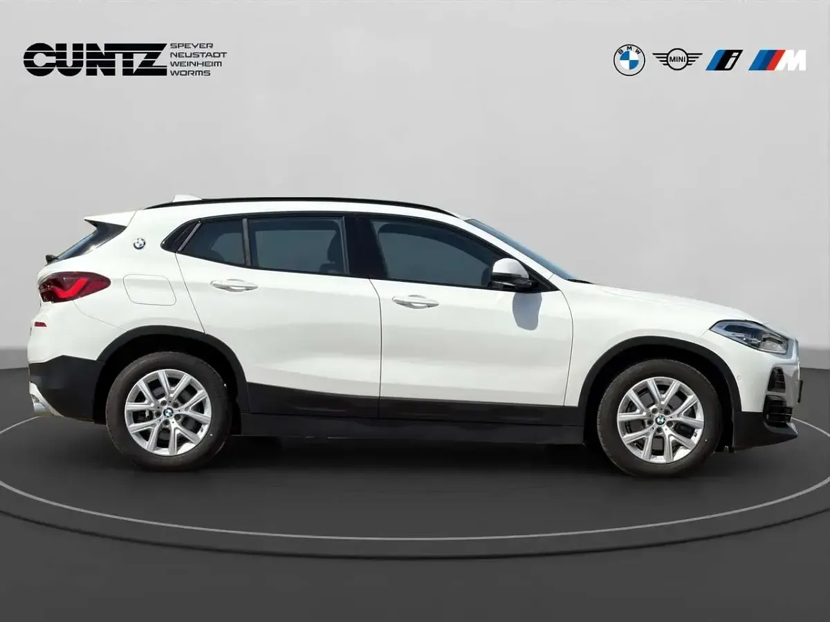 Gebraucht BMW X2 Sport Line 190 PS (139 kW) 2023 Alpinweiß uni SUV