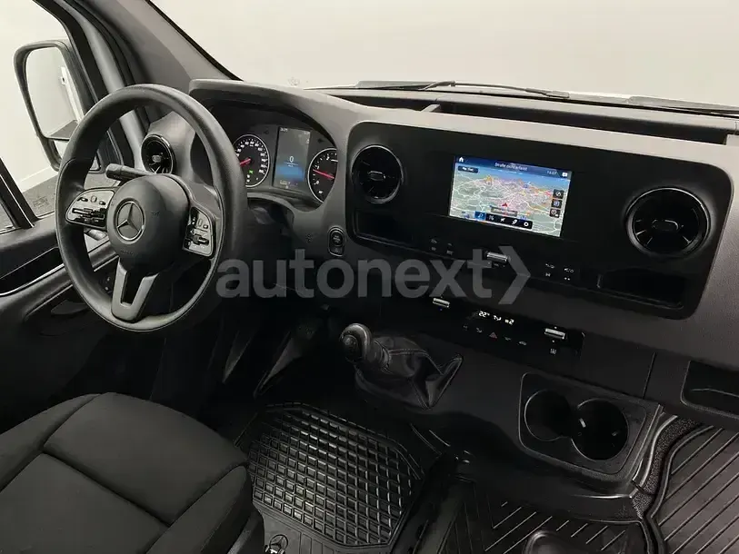 Używany Mercedes Sprinter 170 KM (125 kW) 2021 Biały Van