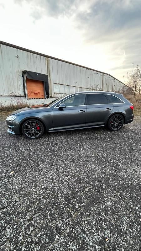 Gebraucht Audi A4 S-Line 272 PS (200 kW) 2015 Grau Kombi