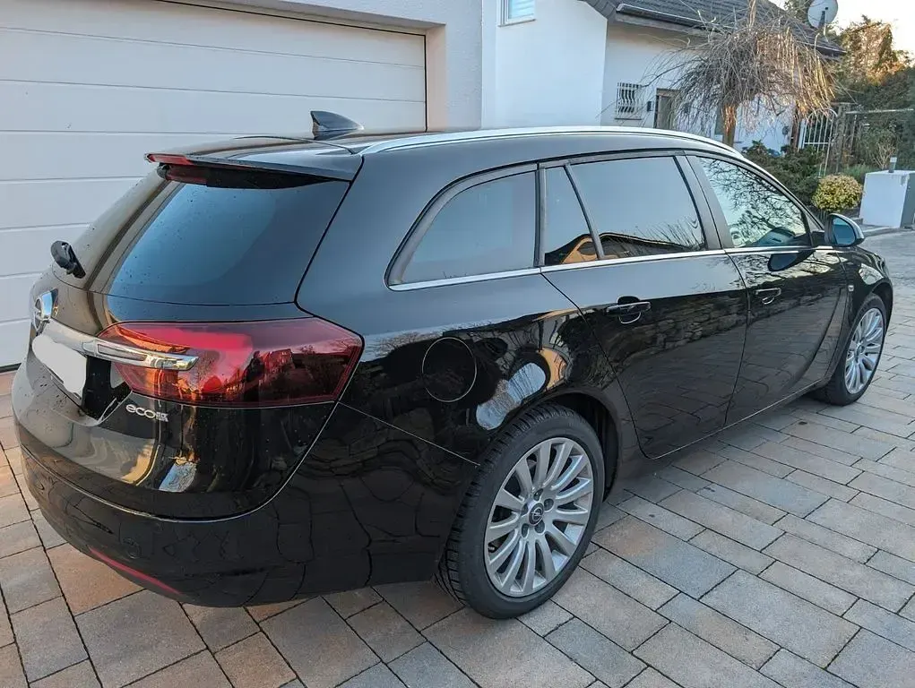 Gebraucht Opel Insignia 140 PS (102 kW) 2017 Schwarz Kombi