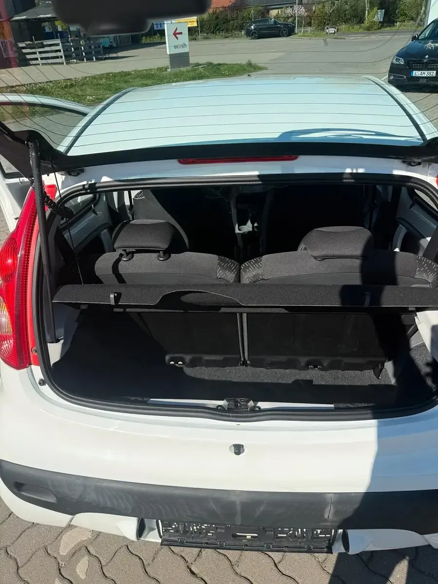 Gebraucht Peugeot 107 68 PS (50 kW) 2011 Weiß Kleinwagen