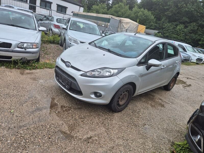 Silber Gebraucht 2009 Ford Fiesta Trend Kleinwagen | 1.299 € (Superpreis) - Bild 1/4