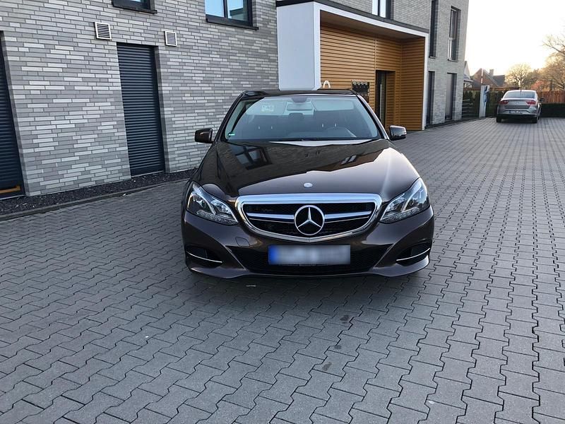 Gebraucht Mercedes E350 252 PS (185 kW) 2013 Braun Limousine