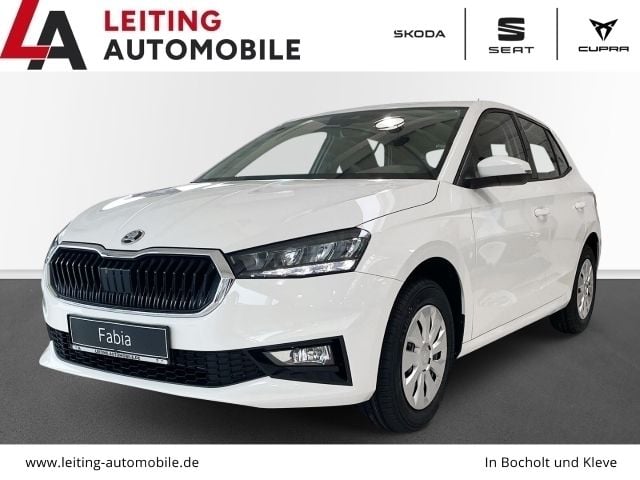 Weiss Gebraucht 2024 Skoda Fabia Essence Limousine | 16.945 € (Guter Preis) - Bild 1/4
