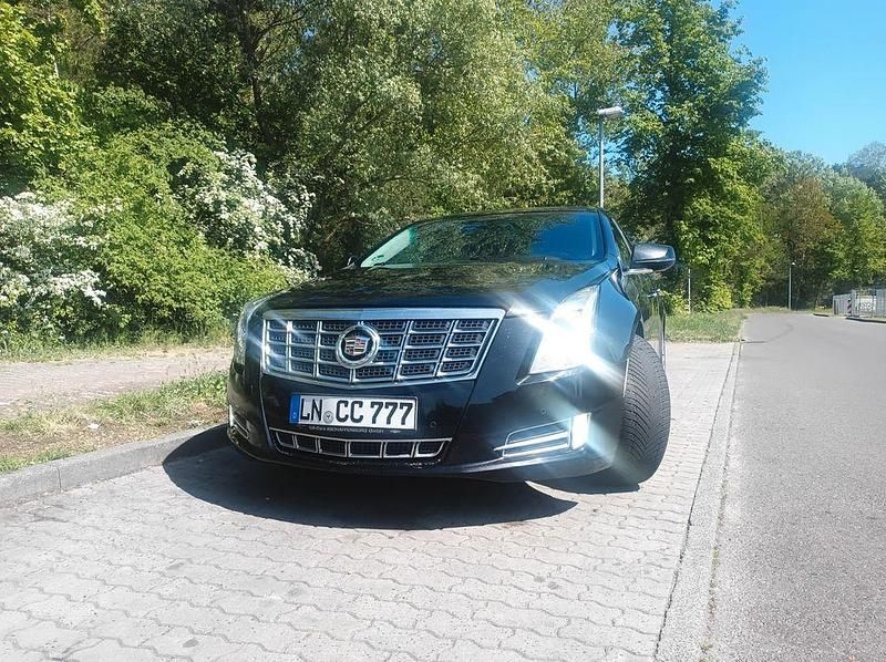 Schwarz Gebraucht 2013 Cadillac XTS Limousine | 11.200 € - Bild 1/4