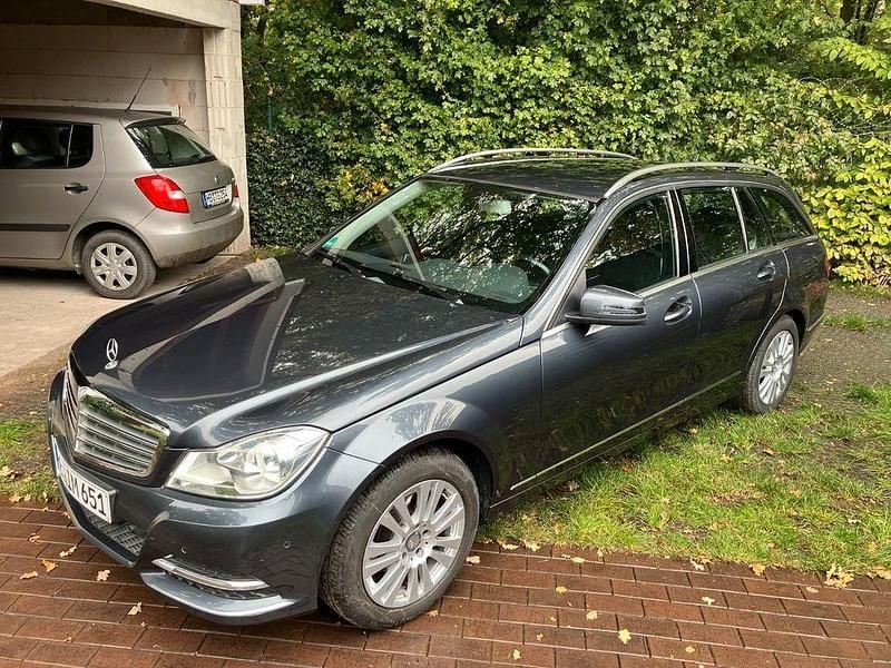 Gebraucht Mercedes C180 156 PS (114 kW) 2014 Grau Kombi
