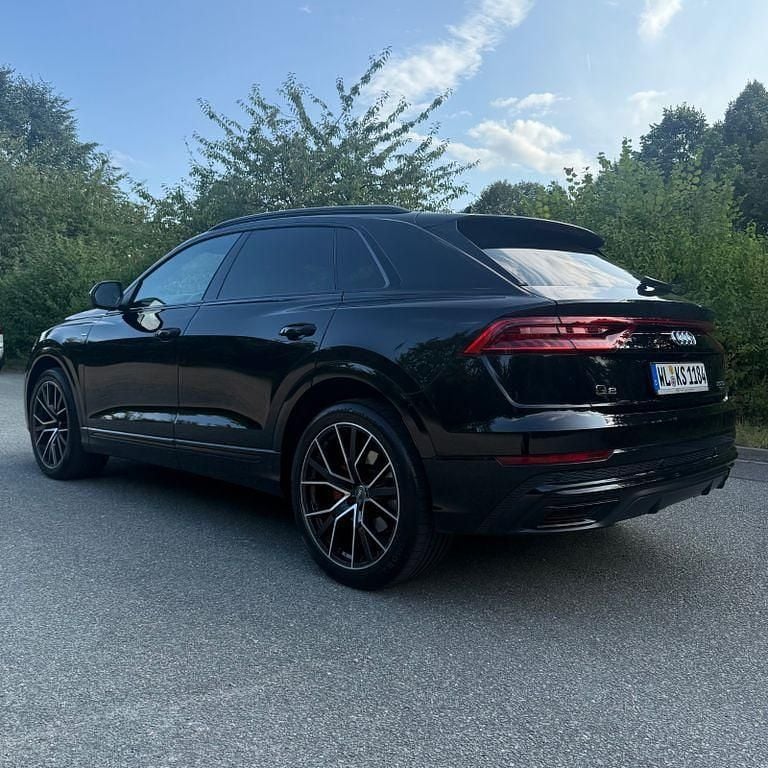Schwarz Gebraucht 2020 Audi Q8 Ambiente SUV | 39.900 € (Superpreis) - Bild 1/4
