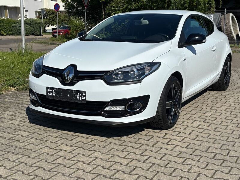 Weiß Gebraucht 2014 Renault Mégane III Bose Edition Coupé | 5.999 € (Fairer Preis) - Bild 1/4