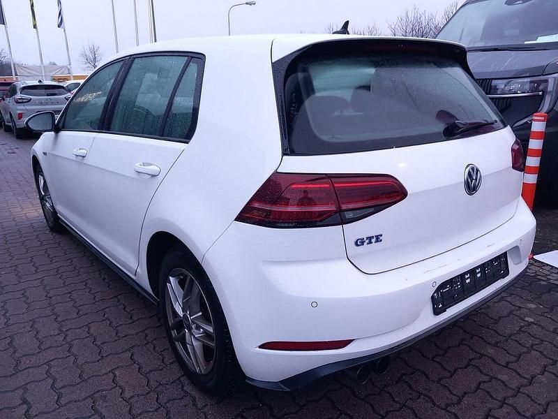 Gebraucht VW Golf VII GTE 204 PS (150 kW) 2017 Pure white Limousine