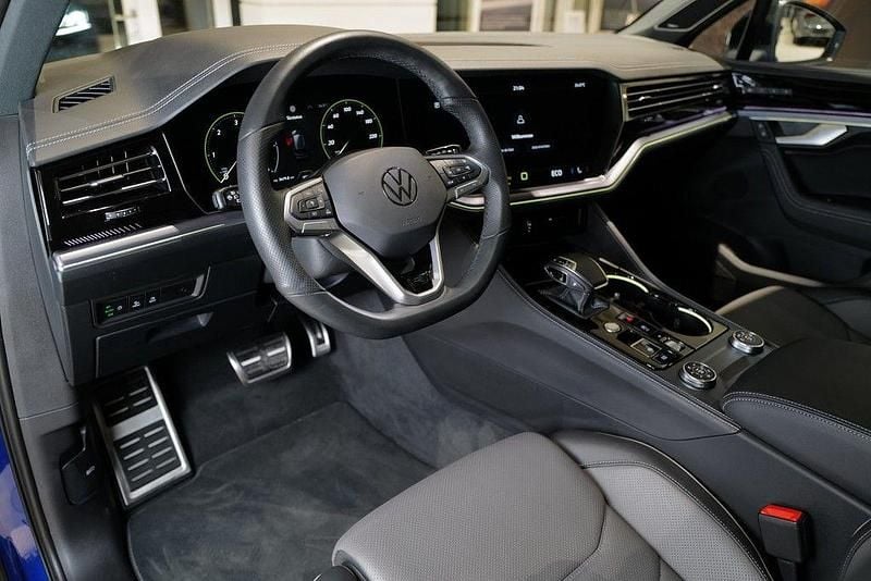 Gebraucht VW Touareg Style 286 PS (210 kW) 2025 Lapiz blue metallic SUV
