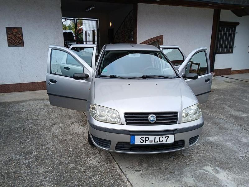 Silber Gebraucht 2004 Fiat Punto Active Kleinwagen | 1.999 € (Teuer) - Bild 1/4