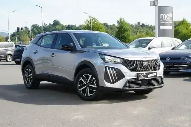 Gebraucht Peugeot 2008 Style 145 PS (106 kW) 2025 Silber SUV