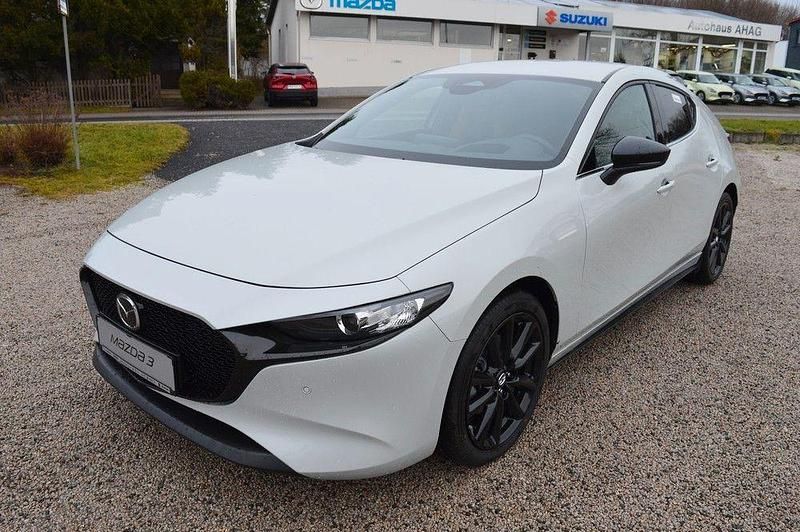 Neu Mazda 3 Nagisa 140 PS (102 kW) 2026 Weiß Limousine