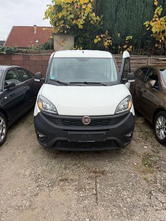 Weiß Gebraucht 2020 Fiat Doblò Connect Van / Kleinbus | 7.990 € (Guter Preis) - Bild 1/4