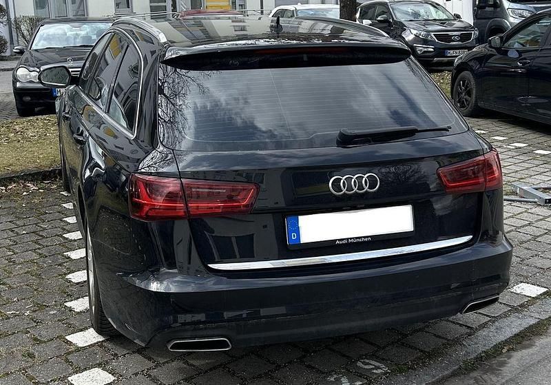 Gebraucht Audi A6 Ambiente 190 PS (139 kW) 2018 Schwarz Kombi