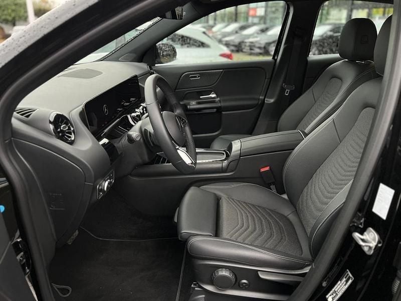 Gebraucht Mercedes GLA200 163 PS (119 kW) 2024 Schwarz SUV