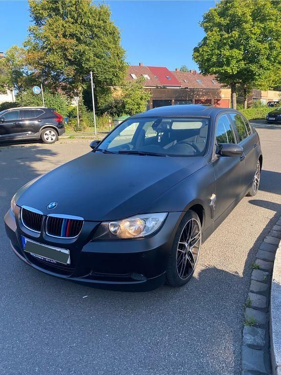 Schwarz Gebraucht 2006 BMW 320 Limousine | 1.990 € (Superpreis) - Bild 1/4