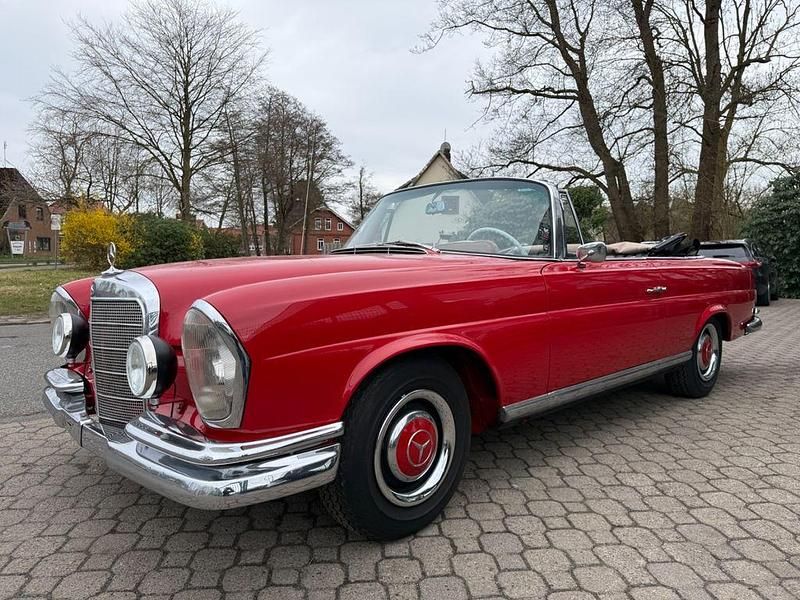 Gebraucht Mercedes W111 120 PS (88 kW) 1963 Rot Cabrio