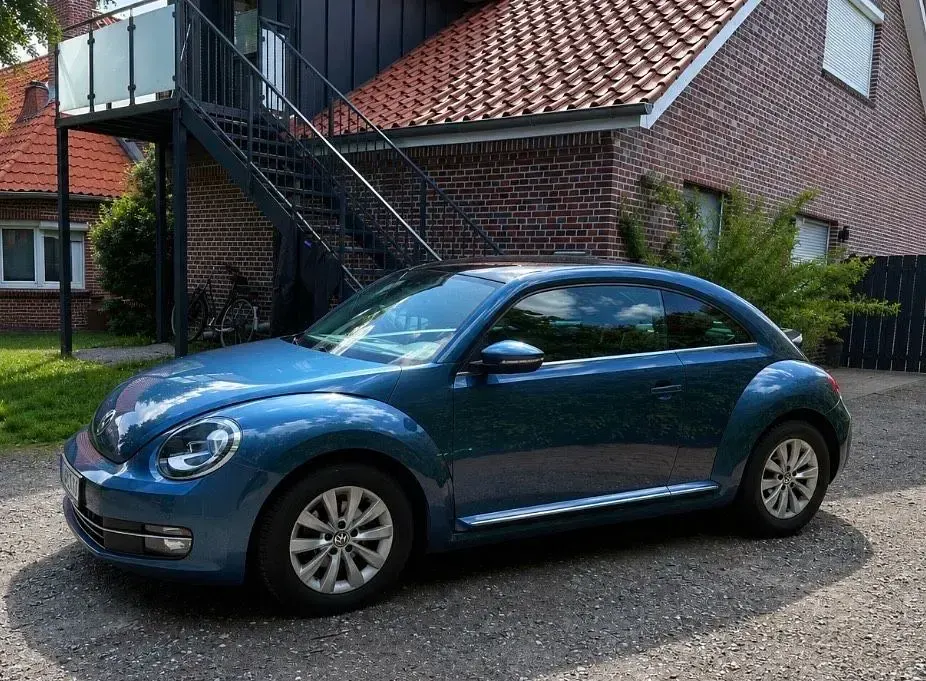 Gebraucht VW Beetle Design 150 PS (110 kW) 2015 Blau Kleinwagen