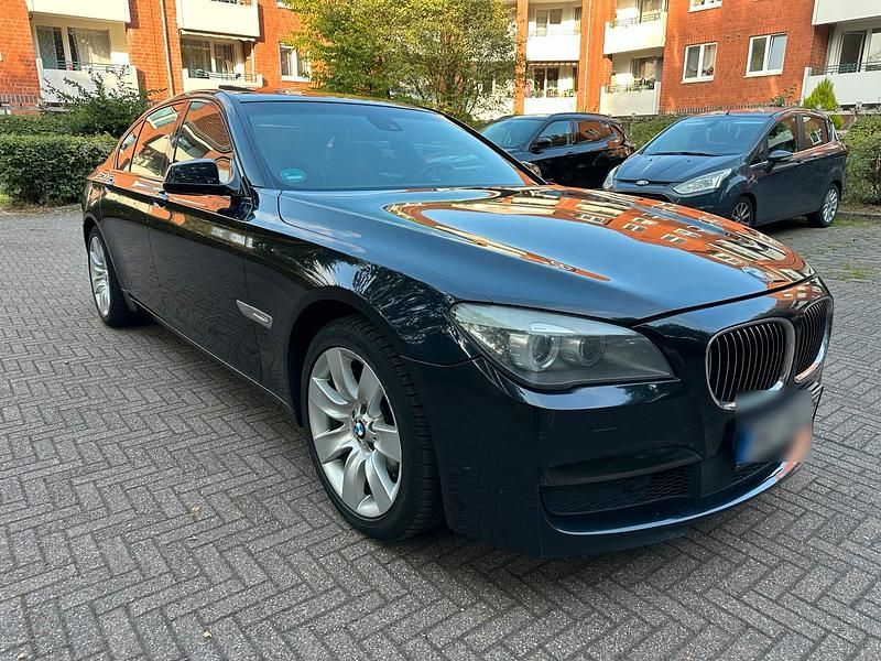 Schwarz Gebraucht 2010 BMW 730 M Sport Limousine | 8.600 € (Fairer Preis) - Bild 1/4