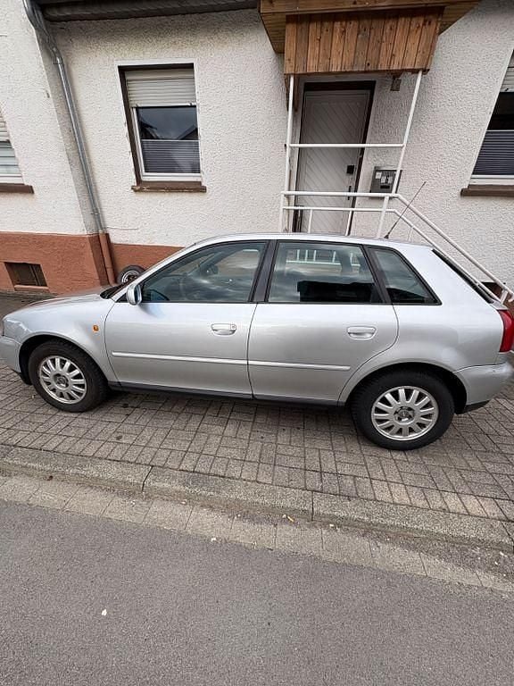 Second-hand Audi A3 Ambiente 125 CP (91 kW) 2000 Negru Hatchback