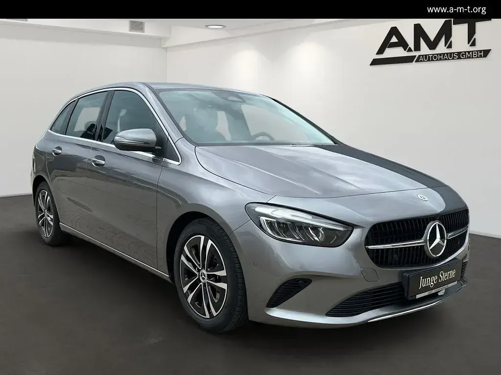 Gebraucht Mercedes B200 Progressive 163 PS (119 kW) 2024 Mountaingrau  met. Kleinwagen