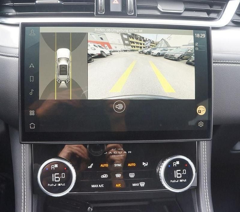 Gebraucht Jaguar F-Pace R-Dynamic 404 PS (297 kW) 2023 Santorini black (metallic) SUV