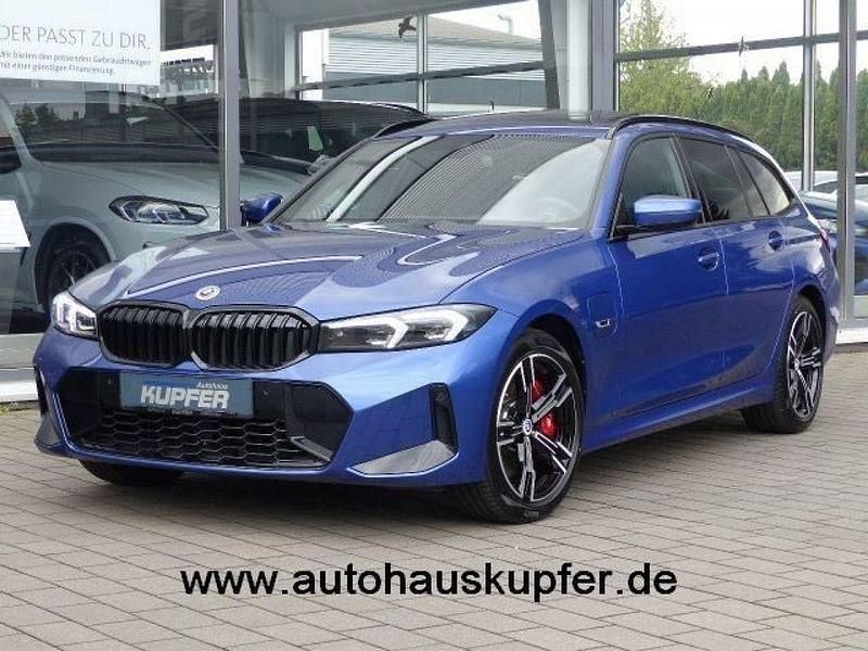 Blau Gebraucht 2022 BMW 330e M Sport Limousine | 39.900 € (Teuer) - Bild 1/4