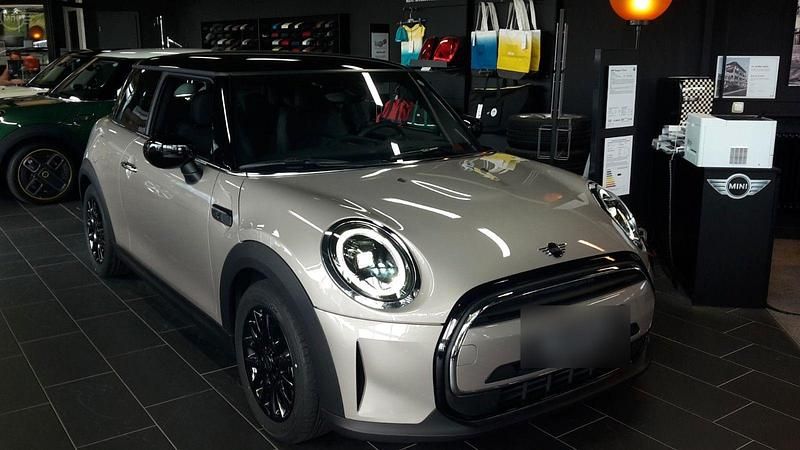 Gebraucht Mini Cooper Classic 136 PS (100 kW) 2021 Grau Kleinwagen