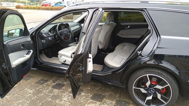 Usata Mercedes E250 Avantgarde 204 CV (150 kW) 2010 Nero Station wagon