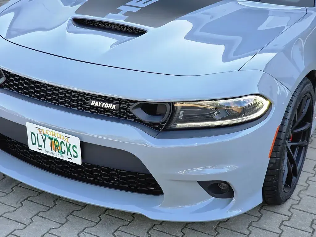 Gebraucht Dodge Charger 492 PS (361 kW) 2022 Grau Limousine