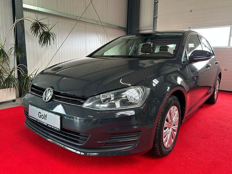 Grau Gebraucht 2014 VW Golf VII Trendline Limousine | 9.999 € (Fairer Preis) - Bild 1/4