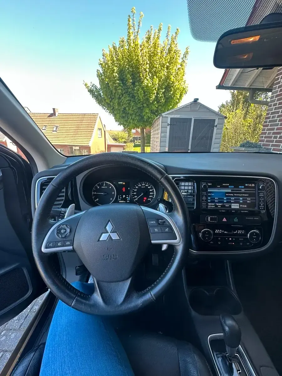 Gebraucht Mitsubishi Outlander 150 PS (110 kW) 2015 Schwarz SUV