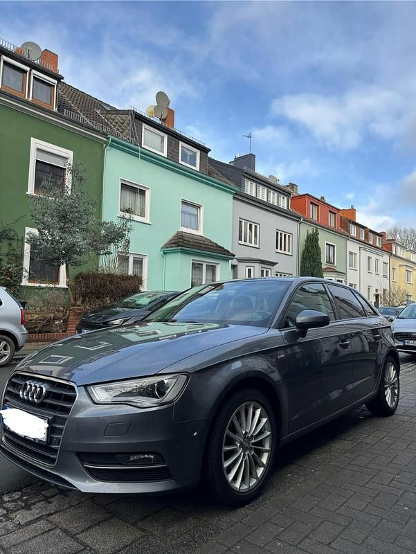 Gebraucht Audi A3 Sportback Design 150 PS (110 kW) 2015 Grau Kleinwagen