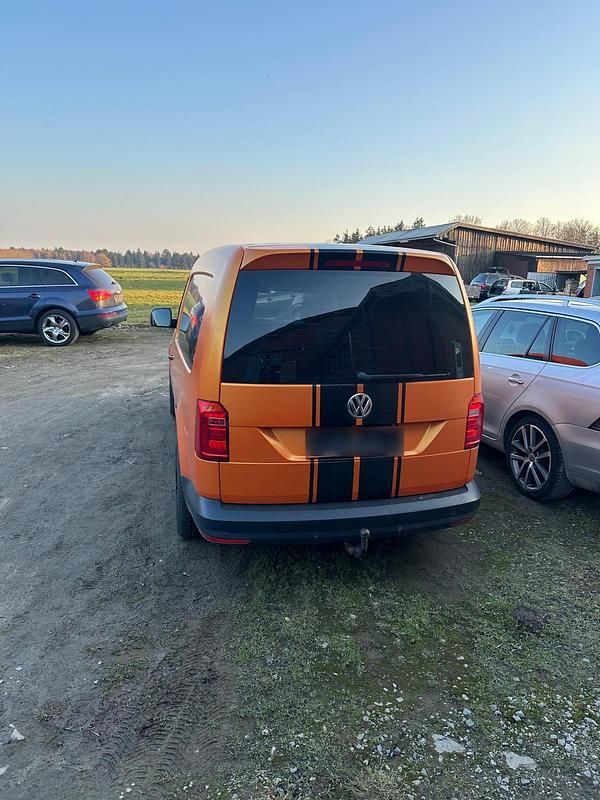 Gebraucht VW Caddy Maxi 102 PS (75 kW) 2019 Orange Van / Kleinbus