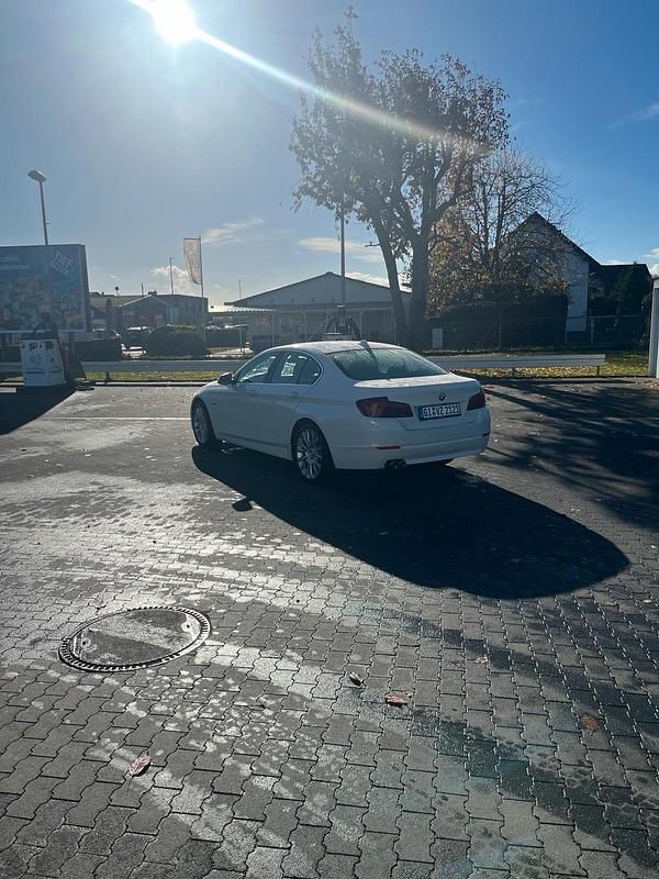 Gebraucht BMW 530 300 PS (220 kW) 2015 Weiß Limousine